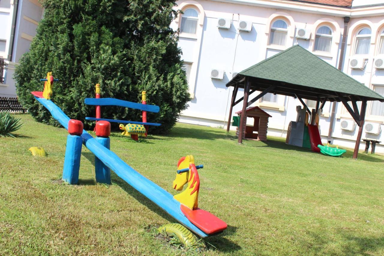 Hotel Prezident Palić المظهر الخارجي الصورة